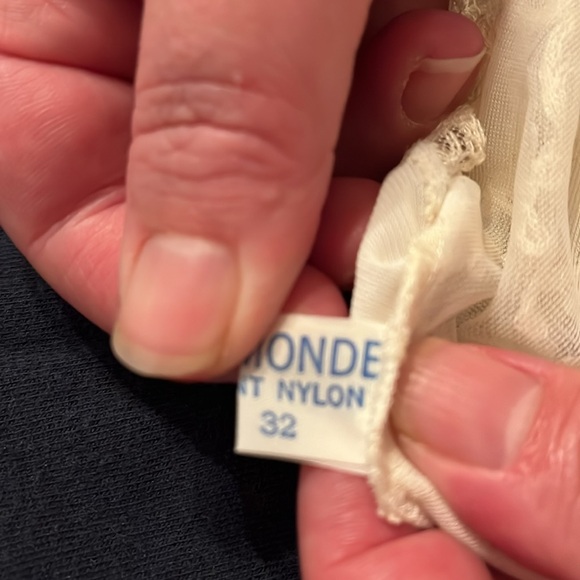 Vintage Ivory Slip - Picture 12 of 12